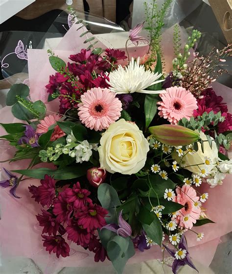 flower delivery maidenhead uk|PINK & PERFECT FLORISTS .